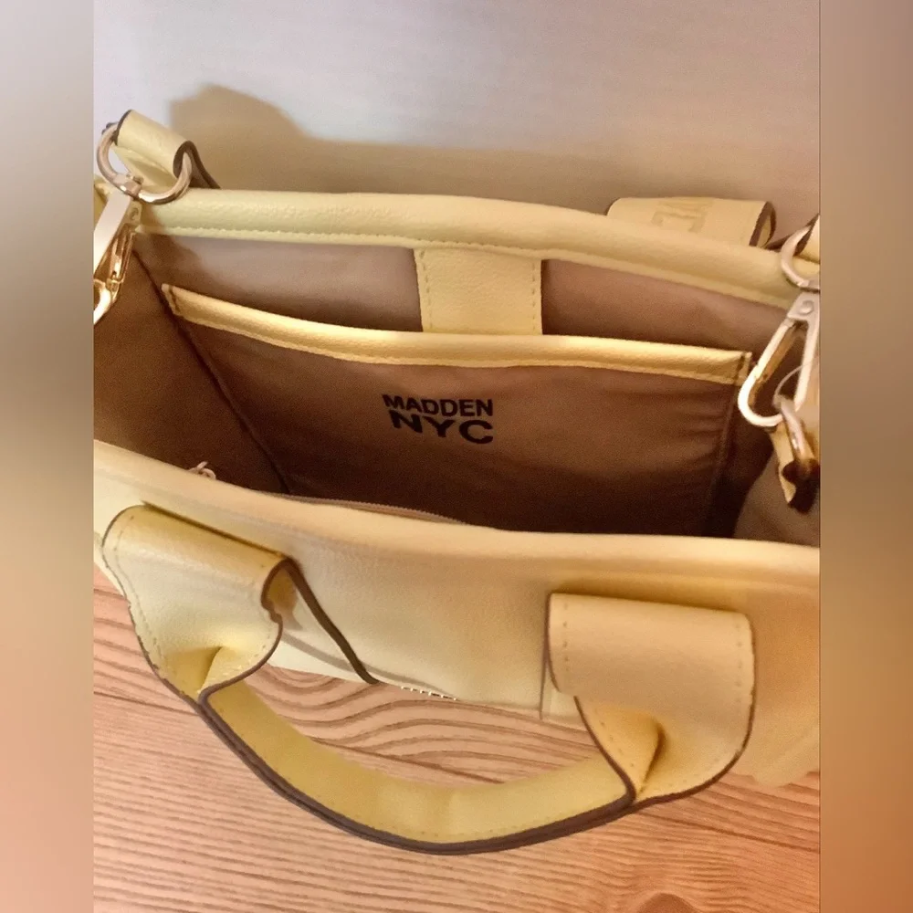 NWOT. Madden NYC Crossbody Handbag - Picture 6 of 7